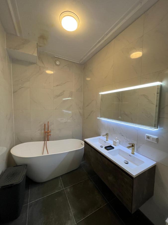 Artistic Independent Apartment, City Centre Dordrecht Extérieur photo